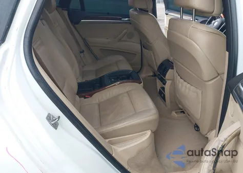 2011 BMW X6 xDrive50I z USA, uszkodzony, nr VIN 5UXFG8C55BLZ95242